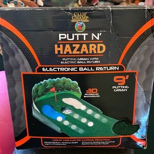 Club Champ/ Putt N’Hazard, putting green with electric ball return, NEW,